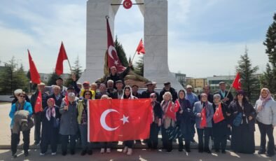 Eskişehir Odunpazarı’nın Koca Çınarlarından Şehitler Haftası’nda anlamlı ziyaret