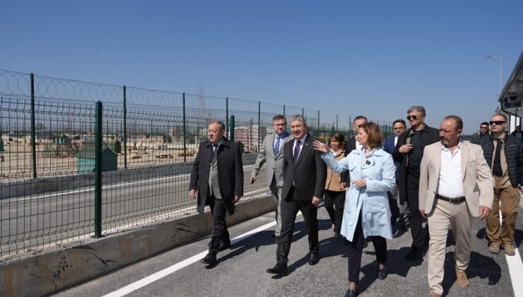 Eskişehir Valisi Erdinç Yılmaz ve Başkan Ayşe Ünlüce Hayvan Bakımevini Ziyaret Etti