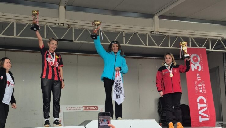 Başkentte Tıp Bayramı Koşusu: Eskişehirli Sporcu Bahar Sezer’den Gümüş Madalya