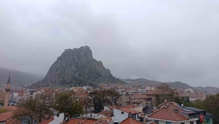 Afyonkarahisar’da yağmur etkili oldu