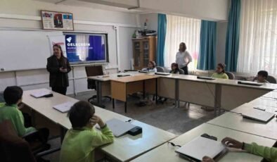 Anadolu Üniversitesi’nden Oklubalı Sabri Kahvecioğlu İlkokulu’nda girişimcilik eğitimi