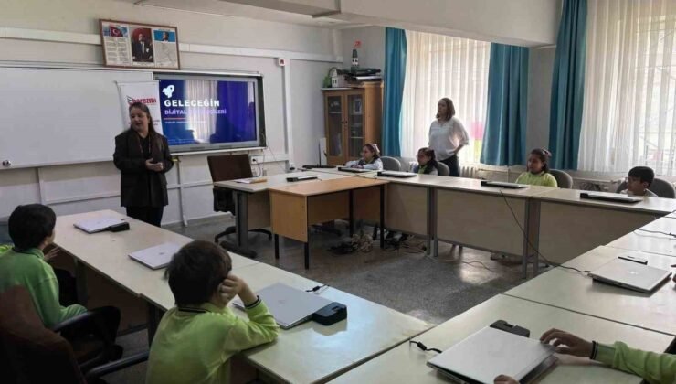 Anadolu Üniversitesi’nden Oklubalı Sabri Kahvecioğlu İlkokulu’nda girişimcilik eğitimi