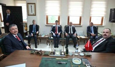 Başkan Harmancı, Vali Yılmaz’a belediye çalışmaları hakkında bilgi verdi