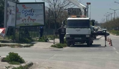 Başkan Tunç’tan Büyükşehir’e ’billboard’ tepkisi: “Bu zararı kim karşılayacak?”