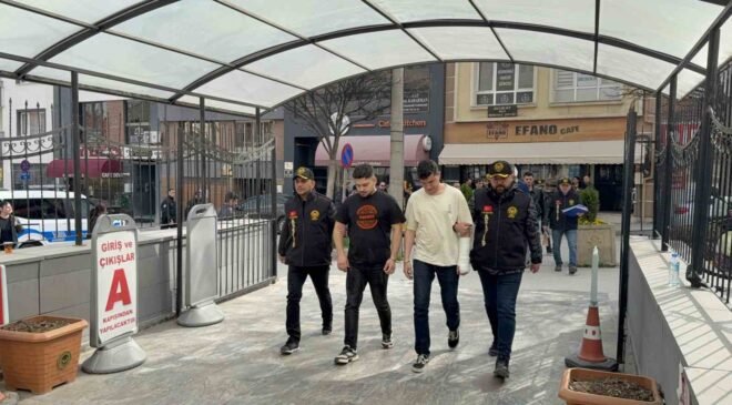 Bıçaklı kavgaya karışan 10 şüpheli adliyeye sevk edildi