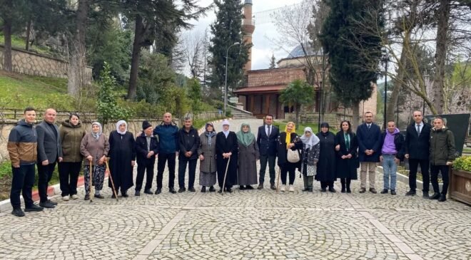 Bilecik huzurevi sakinleri Şeyh Edebali Türbesini ziyaret etti