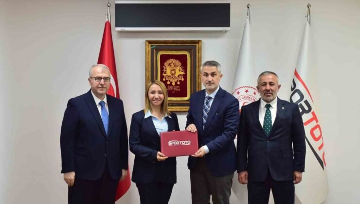 Bilecik’e büyük spor yatırımı için imzalar atıldı