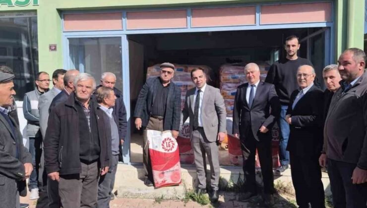 Bilecik’te 240 torba yağlık ayçiçeği tohumu üreticilere dağıtıldı
