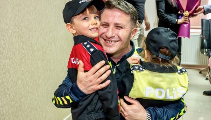 Bilecik’te anaokulu öğrencilerinden polislere 181’inci yıl sürprizi