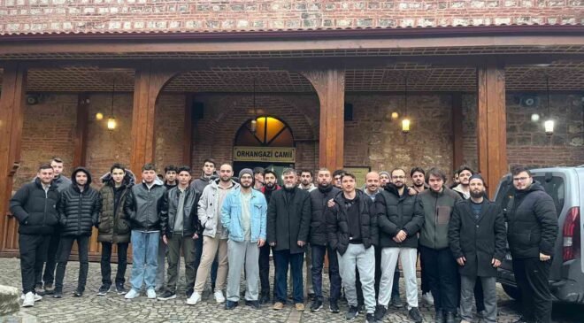 Bilecik’te KYK öğrencileri sabah namazında buluştu