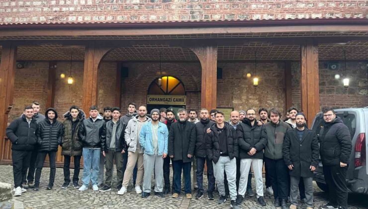 Bilecik’te KYK öğrencileri sabah namazında buluştu