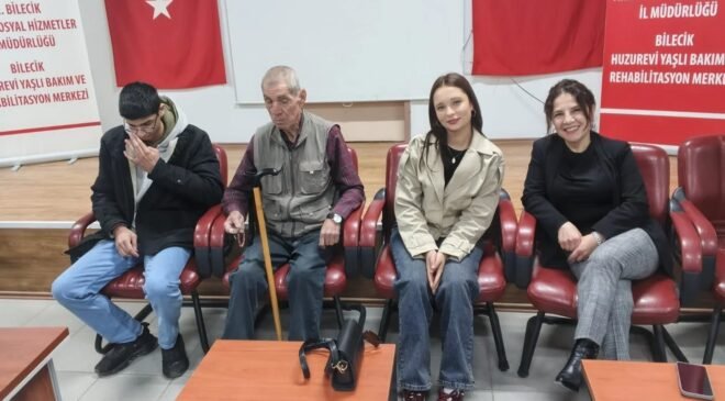 Bilecik’te öğrencilerden huzurevine anlamlı buluşma