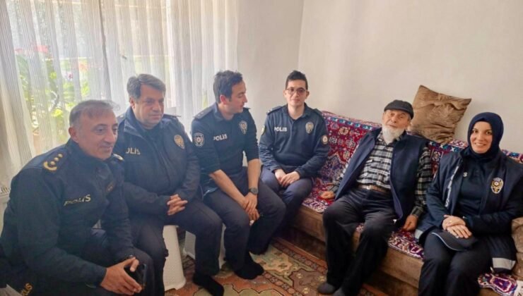 Bilecik’te şehitler için dua, emekli polis ve ailelerine vefa