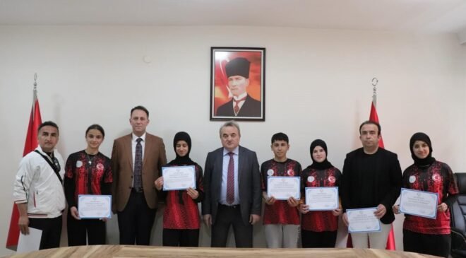 Bilecik’te sporculara başarı belgesi verildi