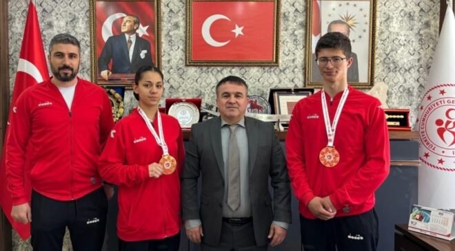 Bilecikli sporculardan kick boksta Türkiye derecesi