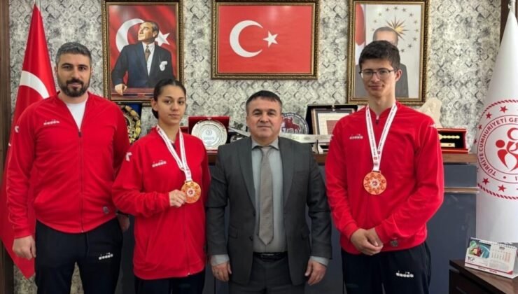 Bilecikli sporculardan kick boksta Türkiye derecesi