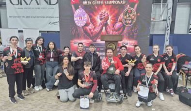Bilek güreşinde Eskişehirli 3 sporcu Türkiye’yi temsil edecek
