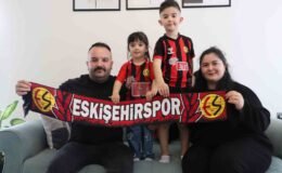 Biriktirdiği tüm parasını şampiyonluk için bağışladı