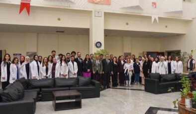 BŞEÜ’de Beyaz Önlük Giyme Töreni coşkuyla gerçekleşti