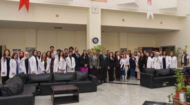 BŞEÜ’de Beyaz Önlük Giyme Töreni coşkuyla gerçekleşti