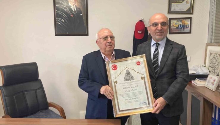 Cami yaptıran hayırsever iş insanlarına takdir belgesi takdim edildi