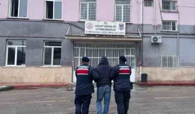 Çeşitli suçlardan 14 yıl hapis cezasıyla aranan şahsı jandarma yakaladı