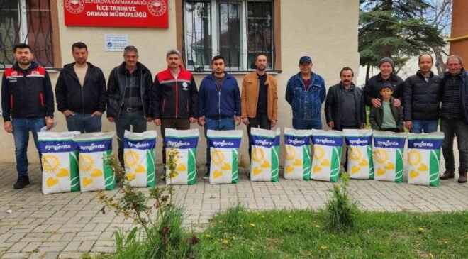Çiftçilere yüzde 50 hibeli tohum dağıtıldı