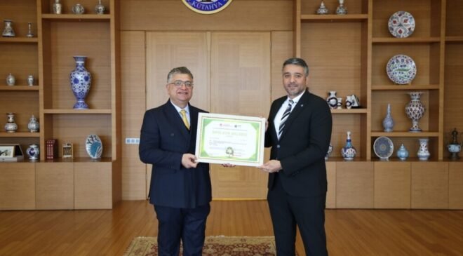 DPÜ Evliya Çelebi Yerleşkesi’ne ’Sıfır atık belgesi yenileme’ başarısı