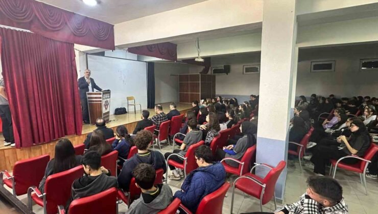 ’Namaz Ağacı’ yarışmasında dereceye giren fen liseli gençlere ödülleri verildi