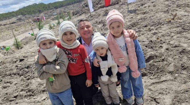 ’Yüz Çocuk Bin Fidan’ adlı ağaç dikme etkinliğinde 1000 fidan dikildi