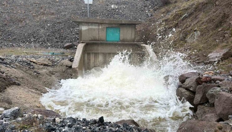 Eber Gölüne bir can suyu daha akmaya başladı
