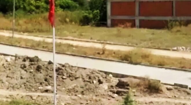 Emet’te inşaat ve yol arasında kalan şehit mezarları nakledildi