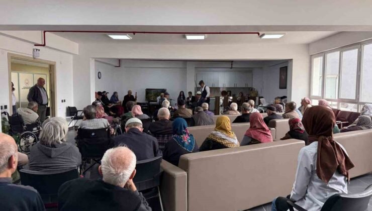 Eskişehir’de huzurevi sakinleri için tiyatro gösterisi düzenlendi