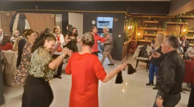 Eskişehir’de kadın zeybeklerin ’Meşk Gecesi’ güzel geçti