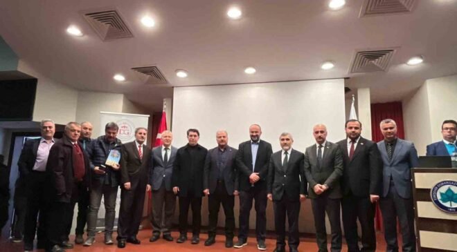 Eskişehir’de “Kayıp Coğrafya Doğu Türkistan” konferansı düzenlendi