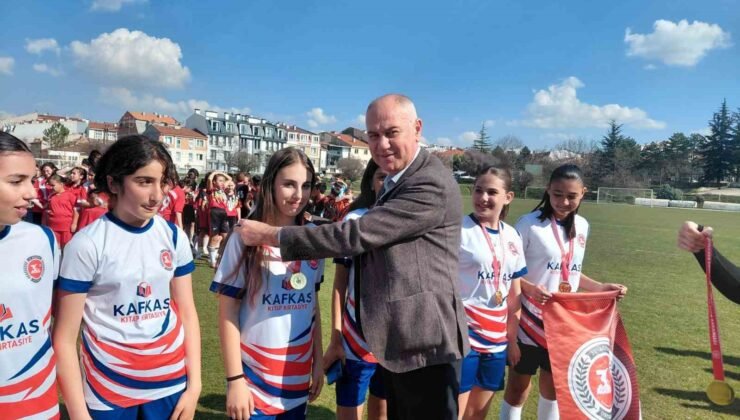 Eskişehir’de Okul Sporları Ragbi heyecanı sona erdi