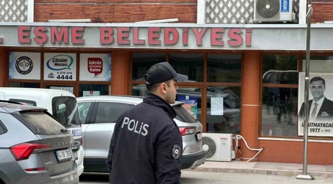 Eşme’da Başkan Tozan, eşi ve 3 şüpheliye irtikap gözaltısı