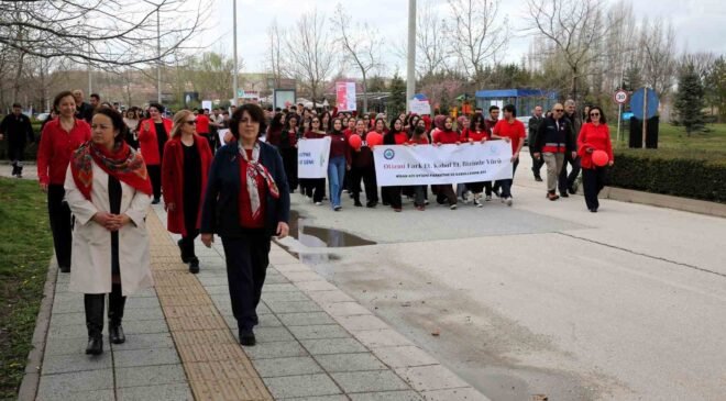 ESOGÜ’de otizm farkındalığı için güç birliği: Kampüste anlamlı yürüyüş