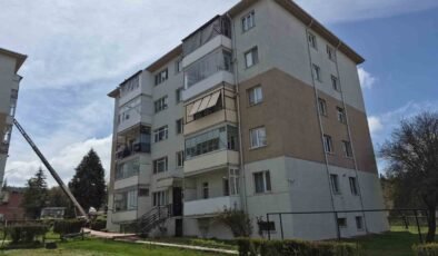 Evinde temizlik yaparken düşen kadına sağlık ekipleri müdahale etti