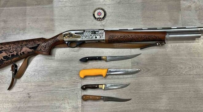 Giysi dahi çalan hırsızlar polisten kaçamadı