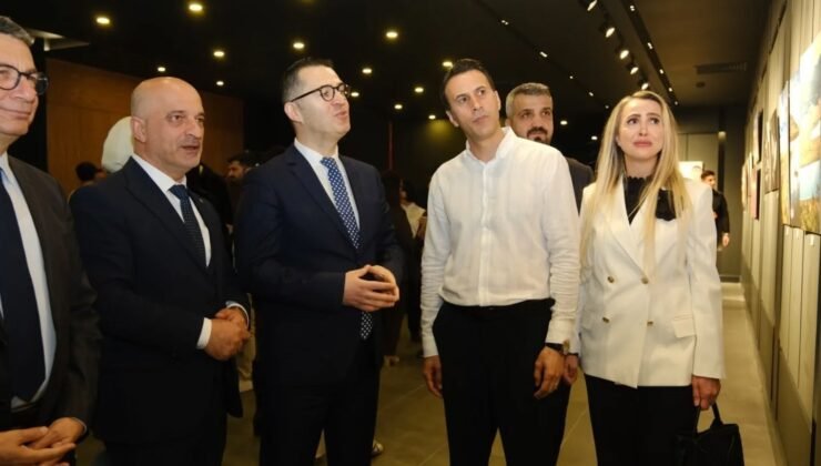 Hadi Mousavi’nin “Geçmişin İzinde: Eskişehir Fotoğraf Sergisi”