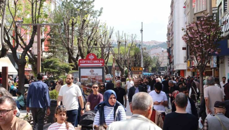Hamamyolu’nda bahar yoğunluğu: İğne atsan yere düşmüyor