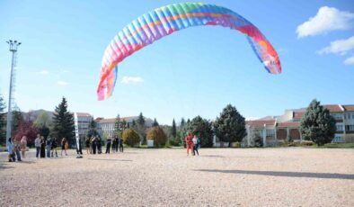 Havacılık sektörü uzmanları öğrencilerle bir araya geldi