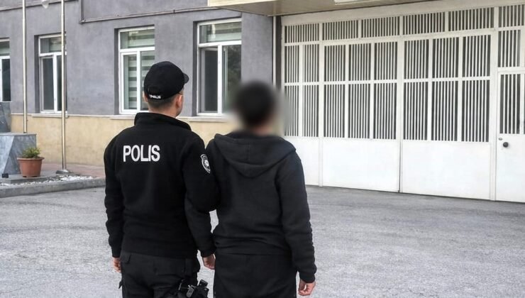 Hırsızlık suçundan aranan şahsı polis yakaladı