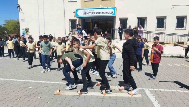 Hisarcık Şehitler Ortaokulu’nda çocuk oyunları şenliği