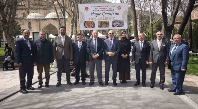 İhtiyaç sahibi gençlerin evlilik masrafları için hayır çarşısı yapıldı