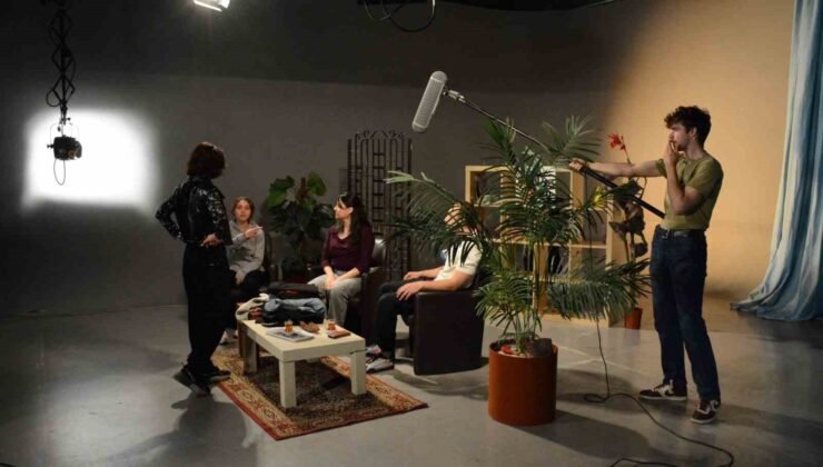 İletişim Buluşmaları’nda Yönetmen İncekol öğrencilerle bir araya geldi