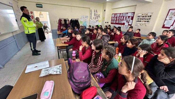 Jandarmadan 6 ilçede öğrencilere trafik eğitimi