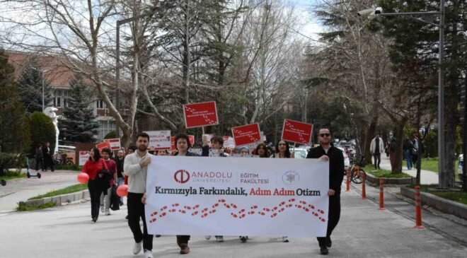 Kampüste “Otizm İçin Kırmızı Kampüs Yürüyüşü”