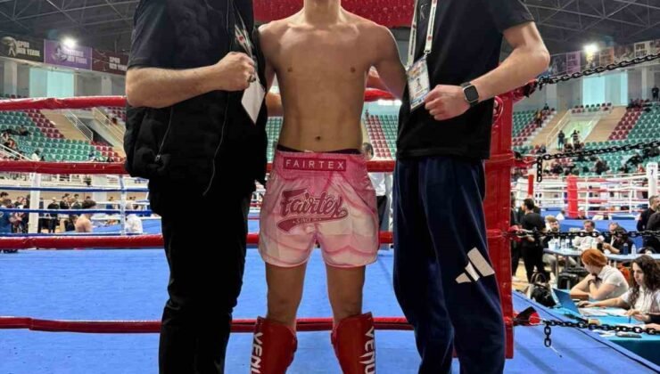 Kickboks Türkiye Şampiyonası’nda Afyonkarahisarlı sporculardan önemli başarı